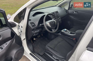 Хетчбек Nissan Leaf 2015 в 