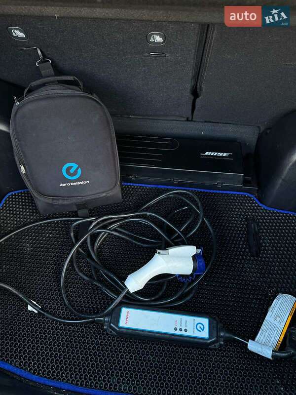 Хетчбек Nissan Leaf 2014 в Києві