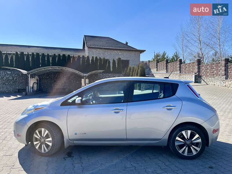 Хетчбек Nissan Leaf 2016 в Волочиську