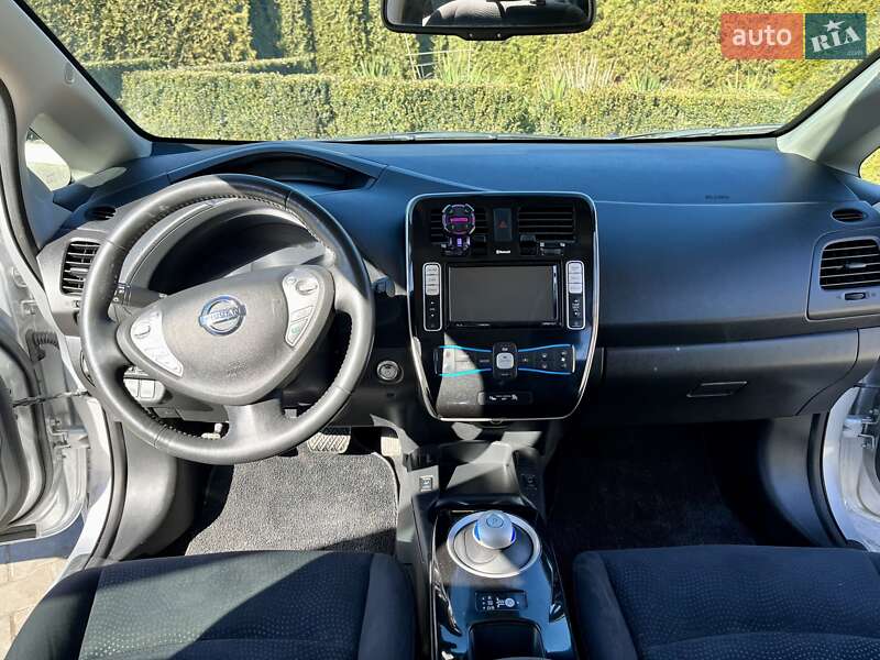 Хетчбек Nissan Leaf 2016 в Волочиську