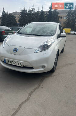 Хэтчбек Nissan Leaf 2017 в 