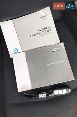 Хэтчбек Nissan Leaf 2014 в 