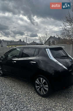Хетчбек Nissan Leaf 2014 в 