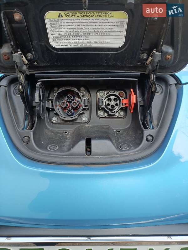 Хетчбек Nissan Leaf 2012 в Херсоні