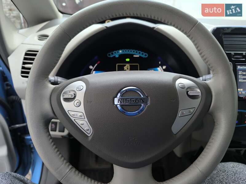 Хетчбек Nissan Leaf 2012 в Херсоні