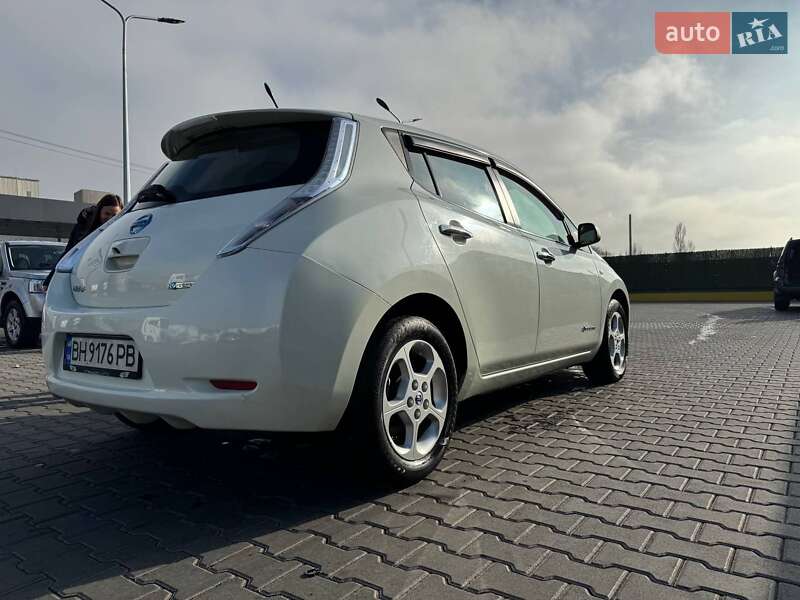 Хетчбек Nissan Leaf 2011 в Одесі