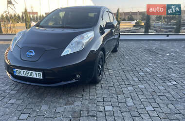 Хэтчбек Nissan Leaf 2016 в 