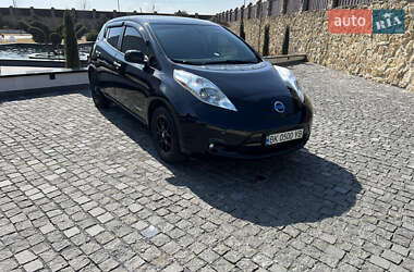 Хэтчбек Nissan Leaf 2016 в 