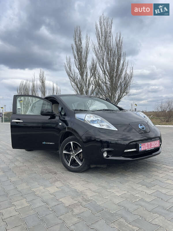 Хетчбек Nissan Leaf 2012 в 