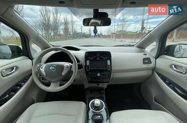Хетчбек Nissan Leaf 2012 в 