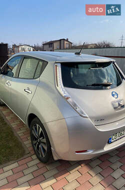 Хэтчбек Nissan Leaf 2016 в 