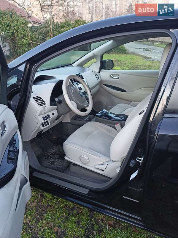 Хетчбек Nissan Leaf 2011 в Кривому Розі