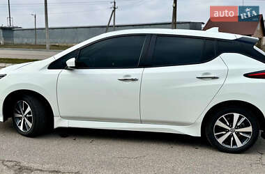 Хетчбек Nissan Leaf 2022 в 