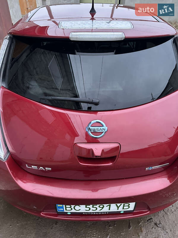 Хэтчбек Nissan Leaf 2016 в Стрые