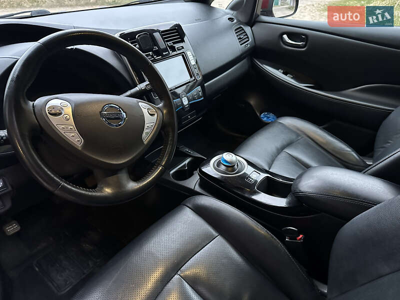 Хэтчбек Nissan Leaf 2016 в Стрые