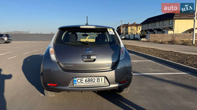 Хетчбек Nissan Leaf 2015 в Києві