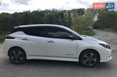 Хэтчбек Nissan Leaf 2018 в 