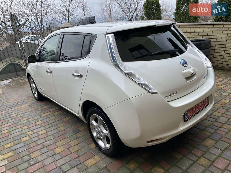 Хэтчбек Nissan Leaf 2014 в Черновцах