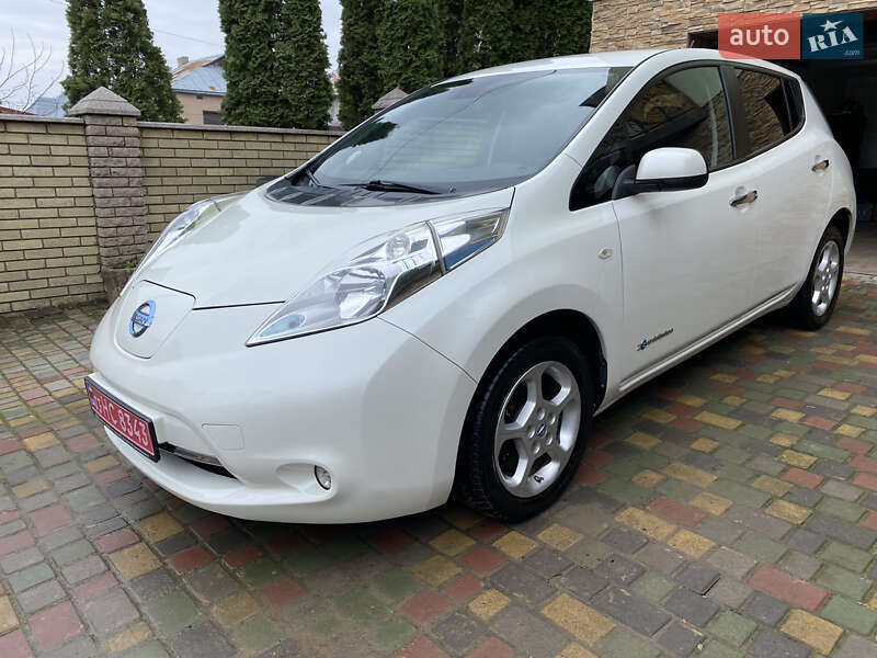 Хэтчбек Nissan Leaf 2014 в Черновцах