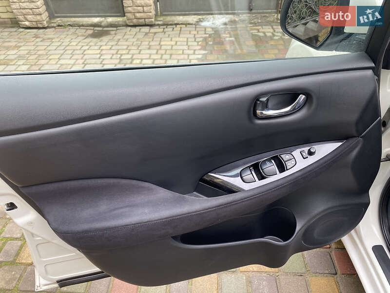Хэтчбек Nissan Leaf 2014 в Черновцах