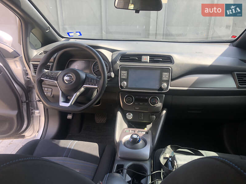Хэтчбек Nissan Leaf 2020 в Киверцах
