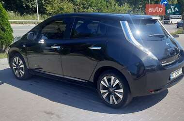 Хетчбек Nissan Leaf 2014 в 