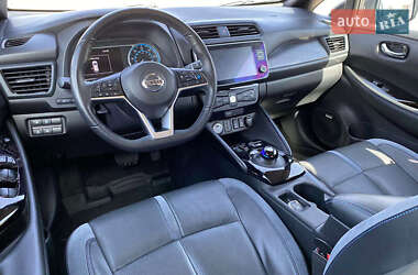 Хэтчбек Nissan Leaf 2021 в 