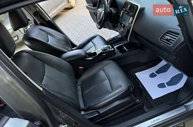 Хетчбек Nissan Leaf 2014 в 