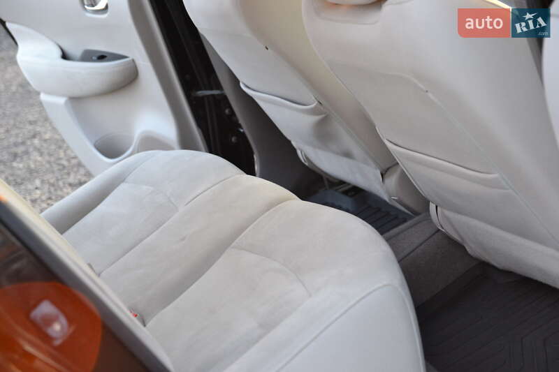 Хэтчбек Nissan Leaf 2012 в Луцке