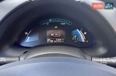 Хэтчбек Nissan Leaf 2016 в 