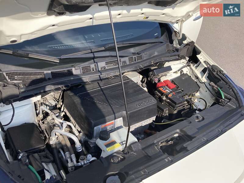 Хетчбек Nissan Leaf 2019 в Дніпрі
