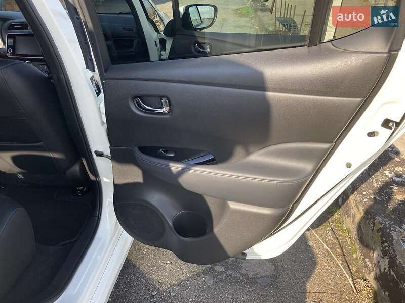 Хетчбек Nissan Leaf 2019 в Дніпрі