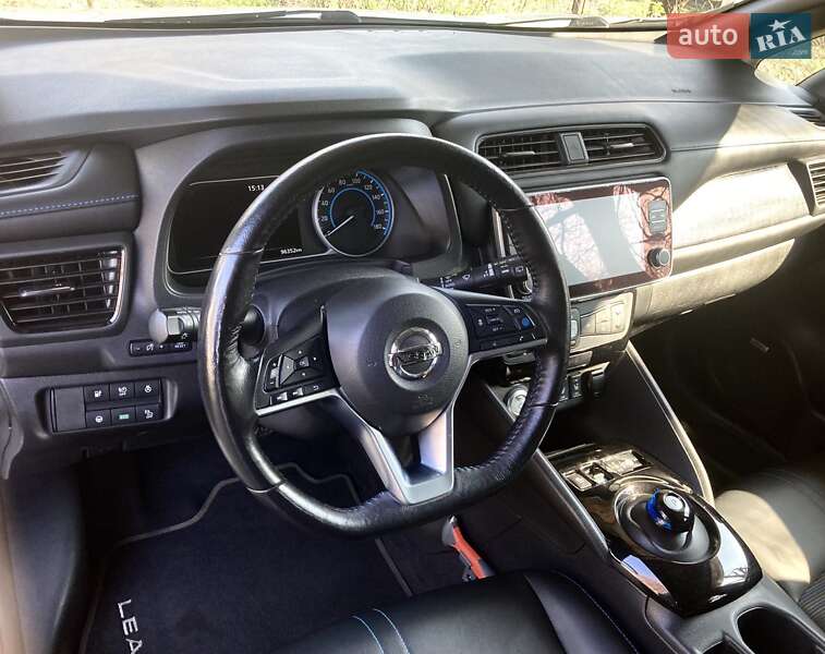 Хетчбек Nissan Leaf 2019 в Дніпрі