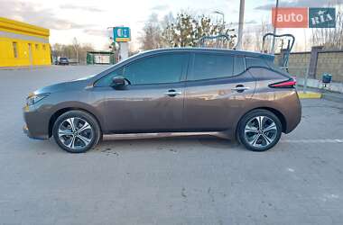 Хэтчбек Nissan Leaf 2019 в 