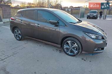 Хэтчбек Nissan Leaf 2019 в 
