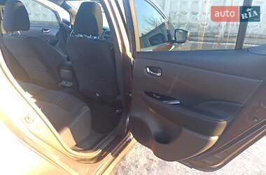 Хэтчбек Nissan Leaf 2019 в 