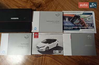 Хэтчбек Nissan Leaf 2019 в 
