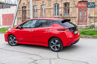 Хетчбек Nissan Leaf 2019 в 