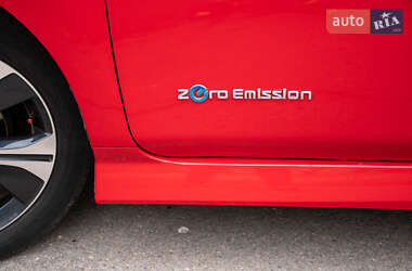 Хетчбек Nissan Leaf 2019 в 