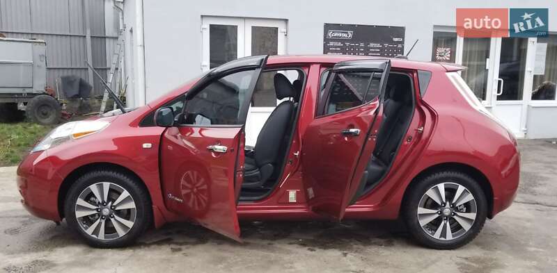 Хэтчбек Nissan Leaf 2015 в Одессе
