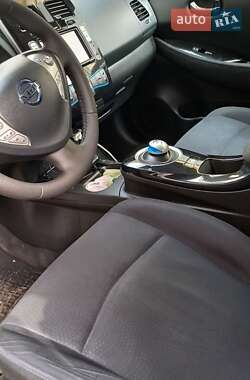 Хэтчбек Nissan Leaf 2014 в 