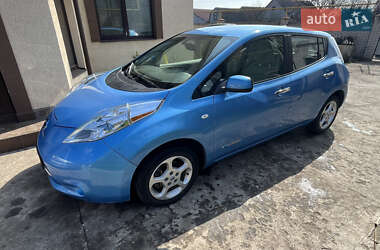 Хэтчбек Nissan Leaf 2012 в 