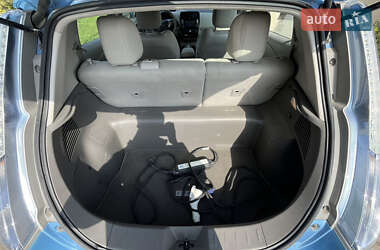 Хэтчбек Nissan Leaf 2012 в 