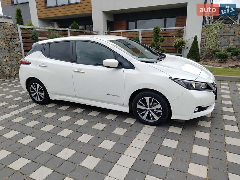 Хэтчбек Nissan Leaf 2019 в Львове