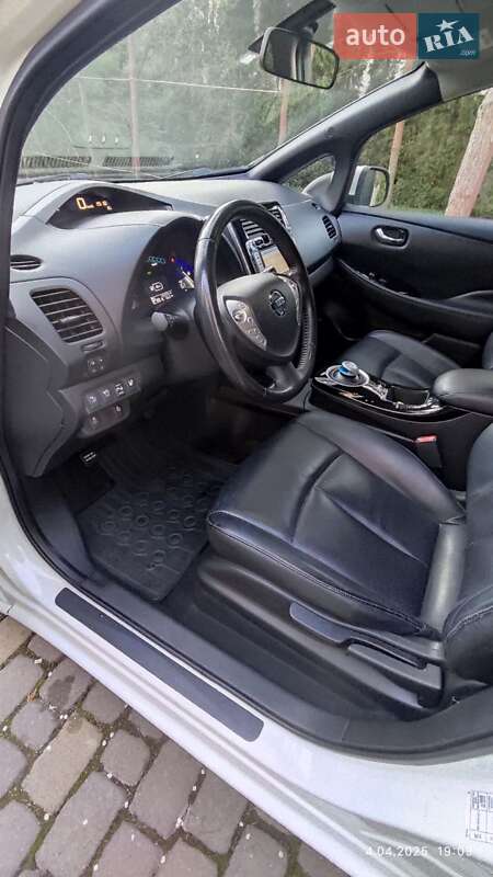 Хэтчбек Nissan Leaf 2016 в Ивано-Франковске