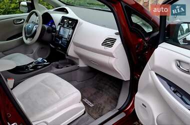 Хэтчбек Nissan Leaf 2016 в 