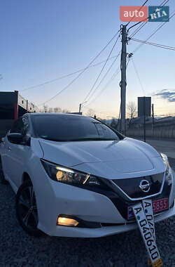 Хэтчбек Nissan Leaf 2021 в 