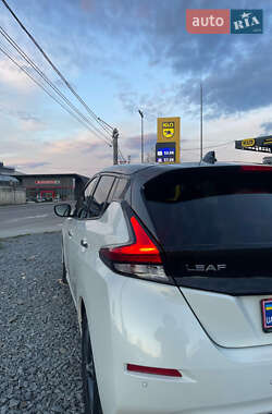 Хэтчбек Nissan Leaf 2021 в 