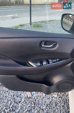 Хэтчбек Nissan Leaf 2021 в 