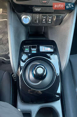Хэтчбек Nissan Leaf 2021 в 